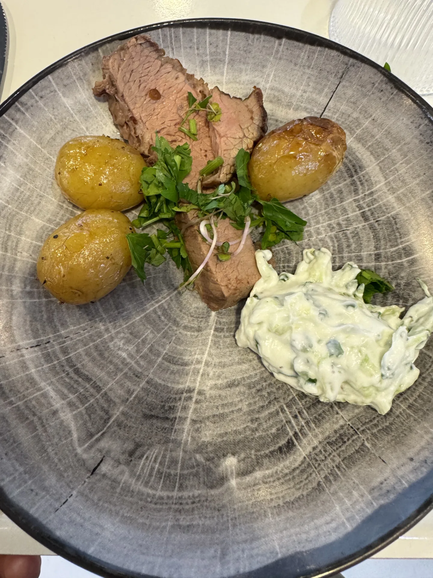 Kalvespidsbryst kartofler tzatziki